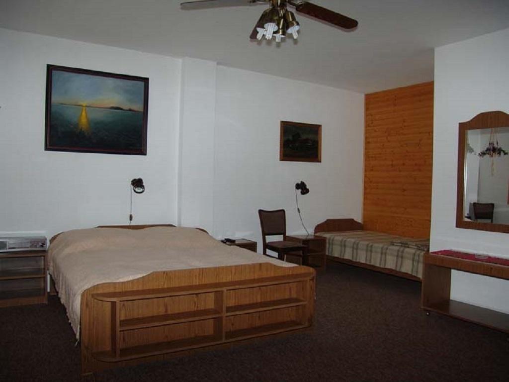 Eifert Haz Bed & Breakfast Balatongyorok Room photo